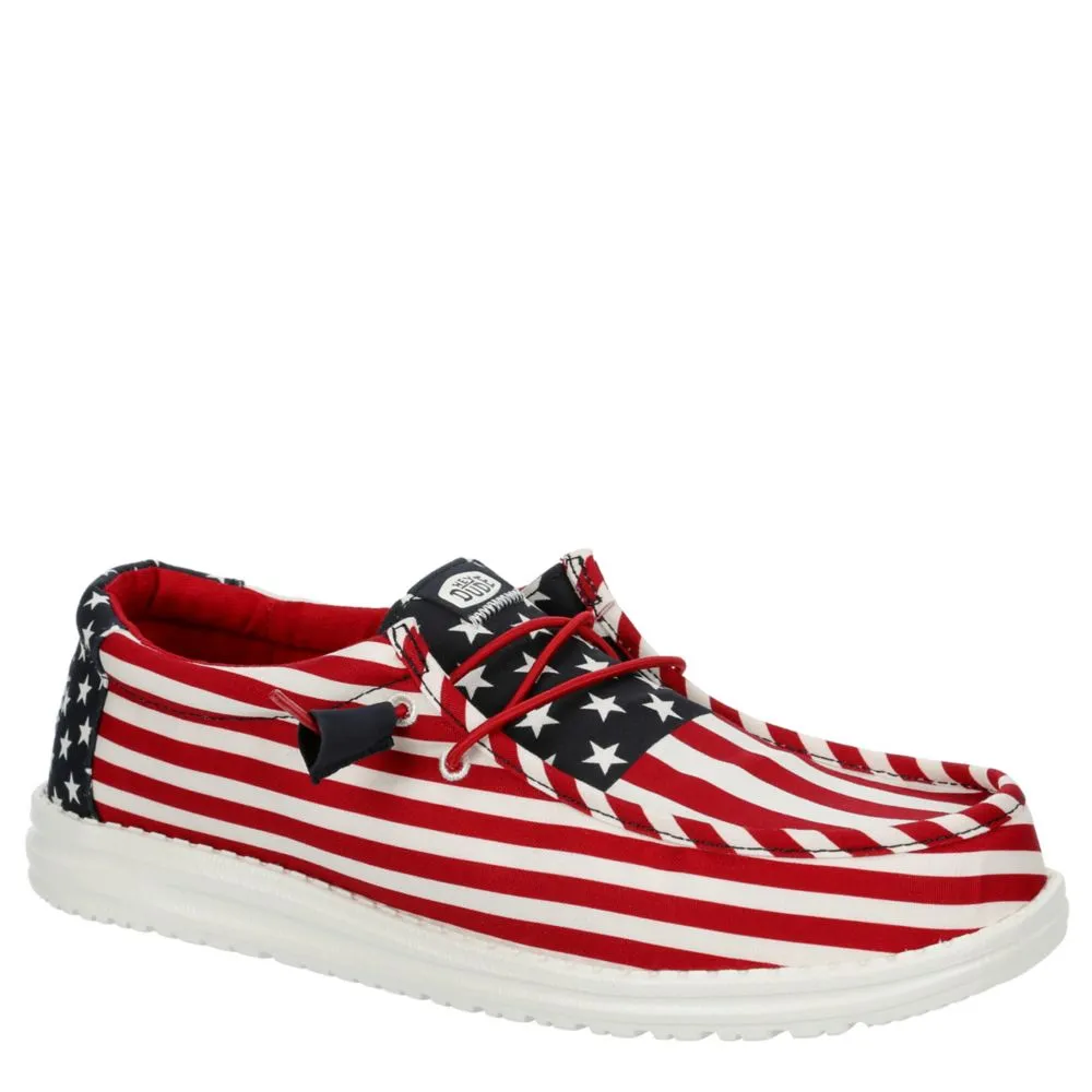 HEYDUDE  MENS WALLY AMERICANA SLIP ON SNEAKER