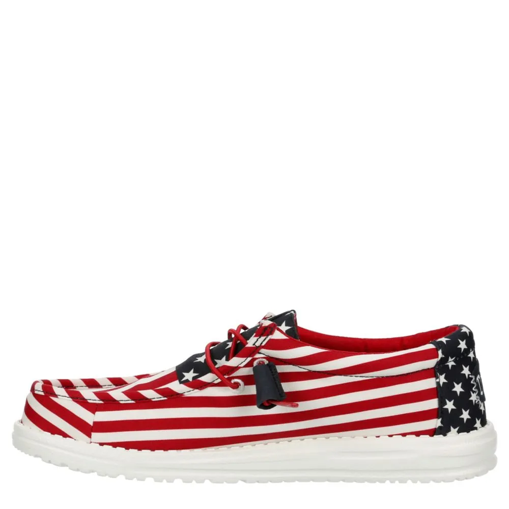 HEYDUDE  MENS WALLY AMERICANA SLIP ON SNEAKER