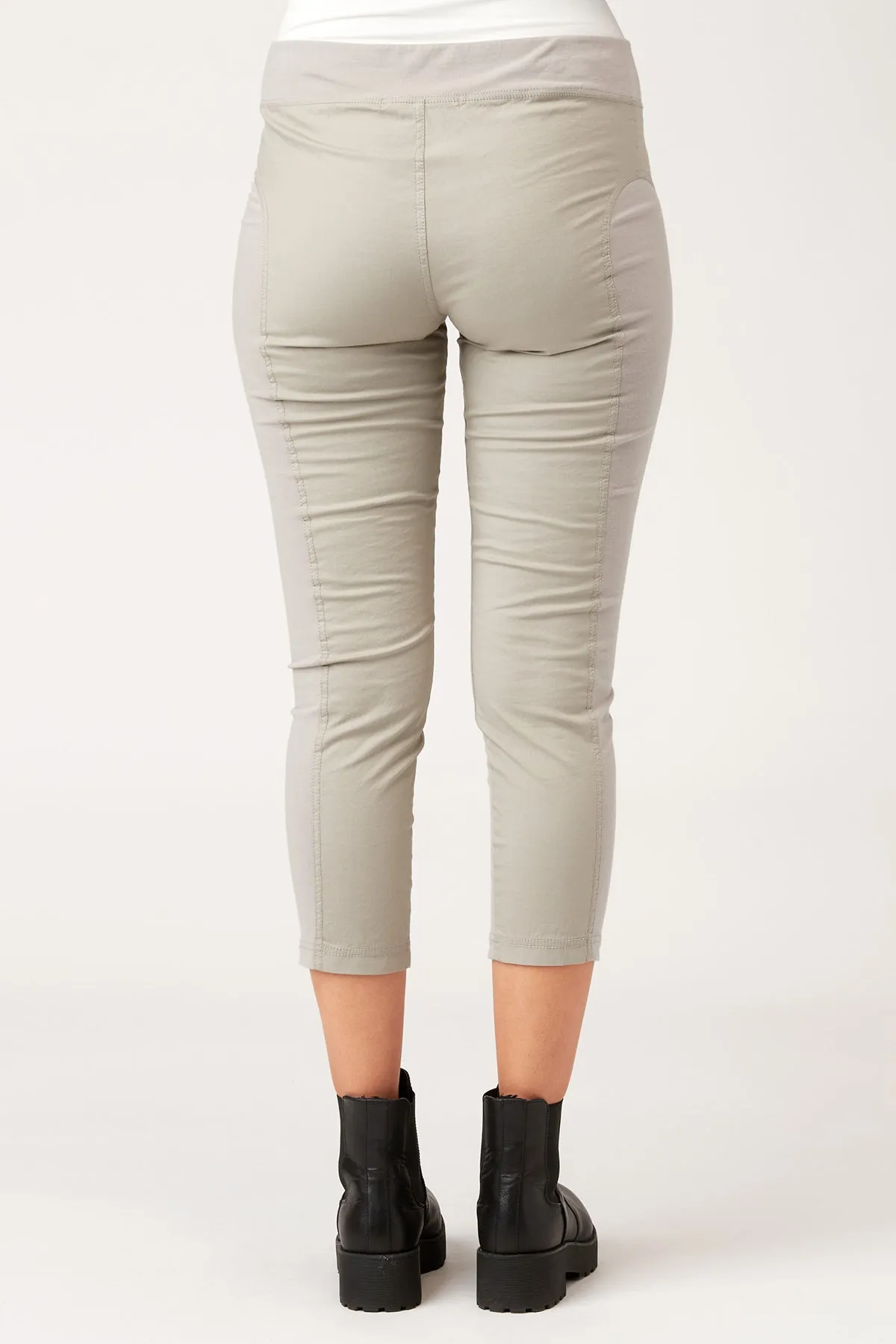 Jetter Crop Legging