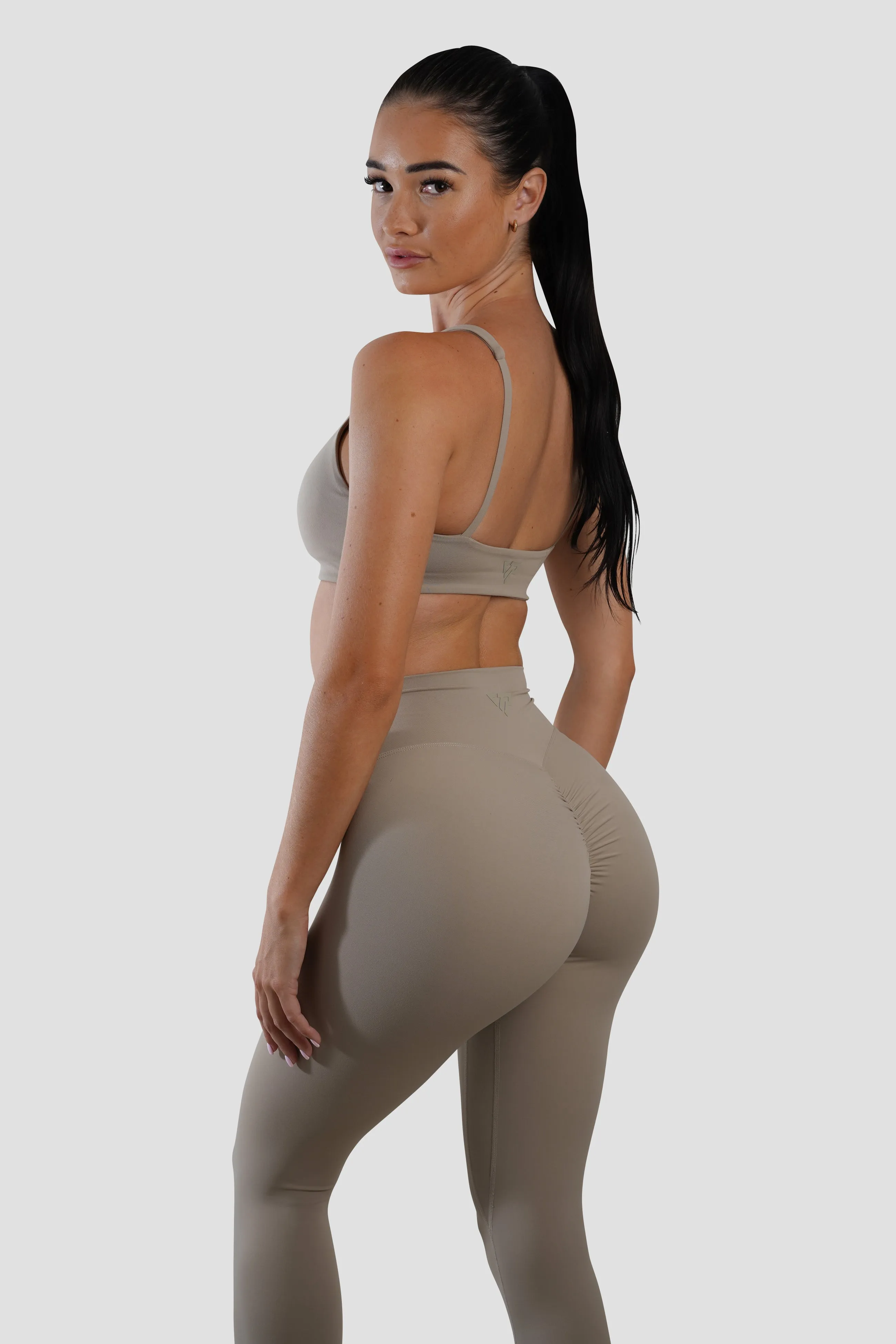 SLEEK SCRUNCH LEGGINGS - TAN